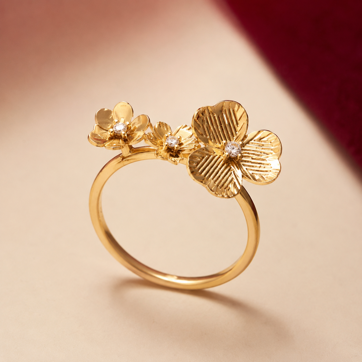 انگشتر طلا زنانه مدل شکوفه سه گل